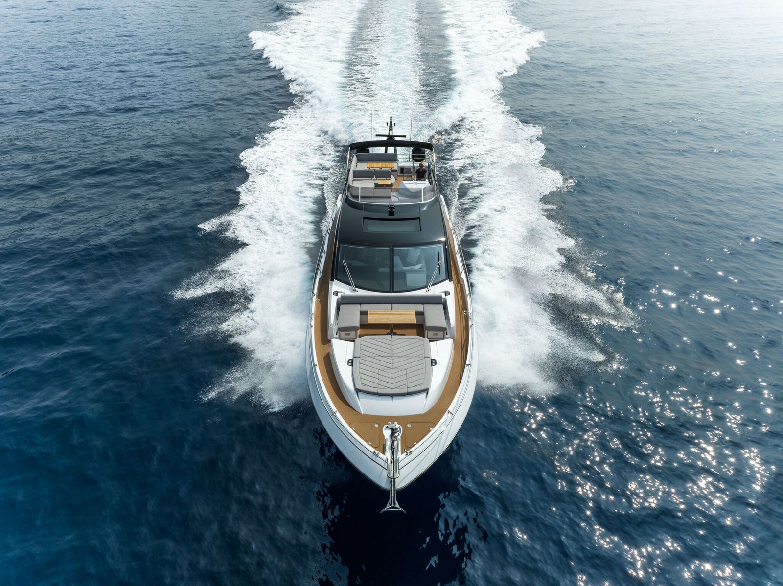 Sunseeker 75 Sport Yacht | Экстрьер 2