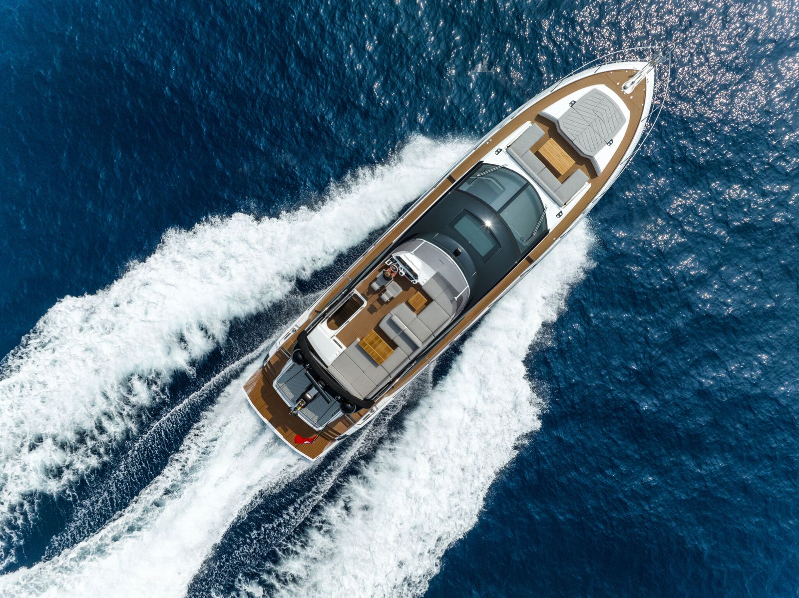 Sunseeker 75 Sport Yacht | Экстрьер 4
